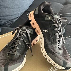 On cloud Women's Black and Pink Sneakers